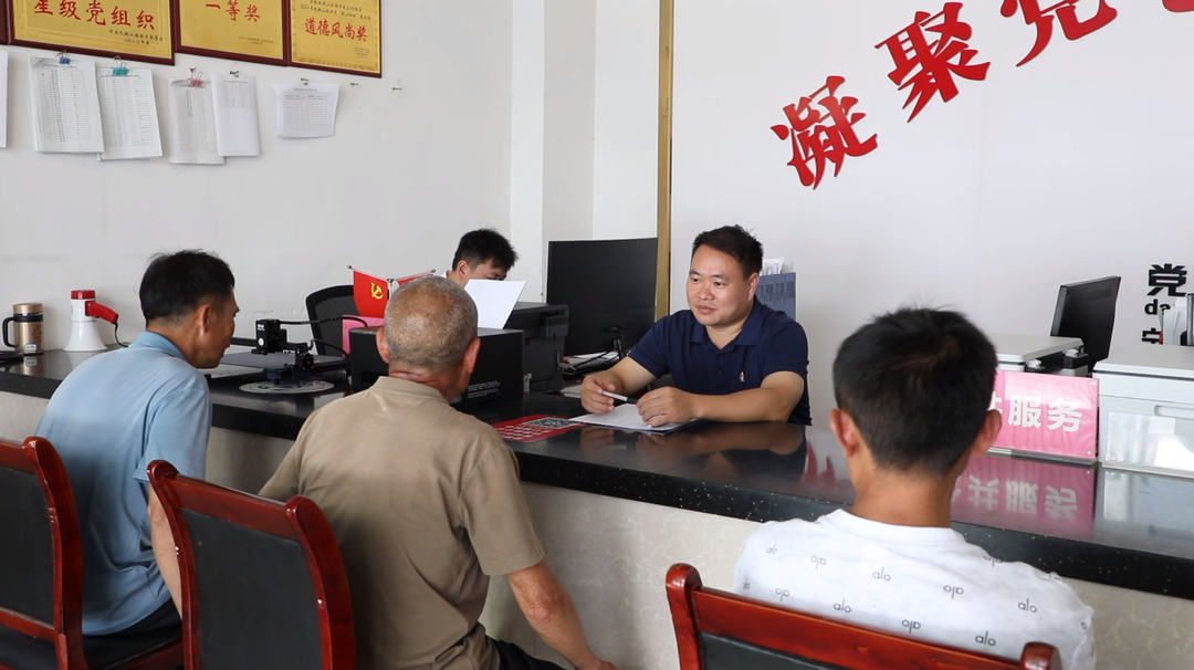 全省优秀共产党员谭超：瑶乡种粽叶 蹚出致富路