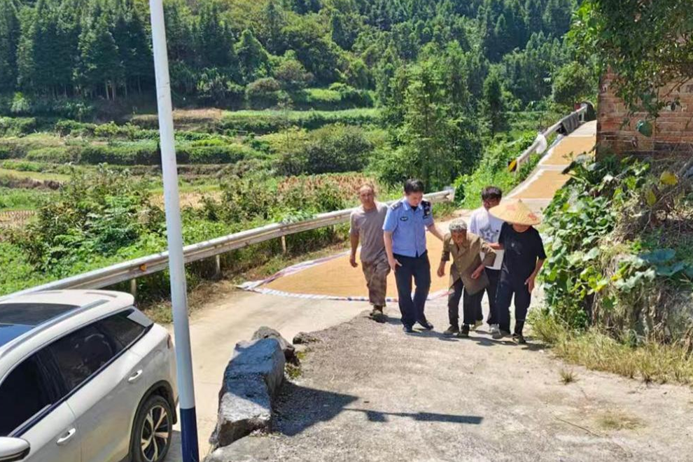 宁远县清水桥镇：多方接力寻回迷路老人