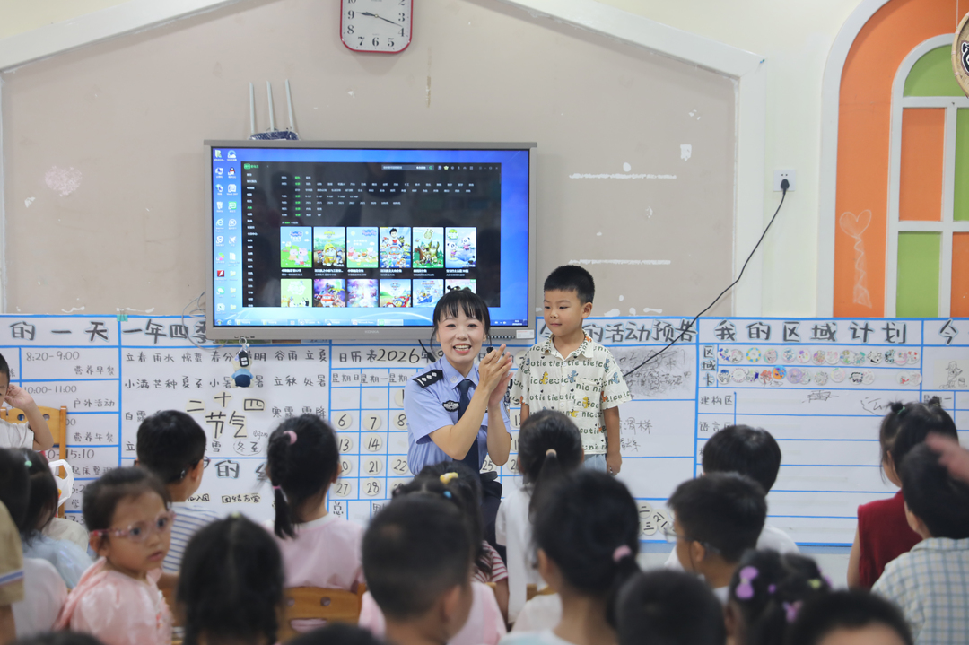 宁远县公安局：走进校园上好“开学安全第一课”