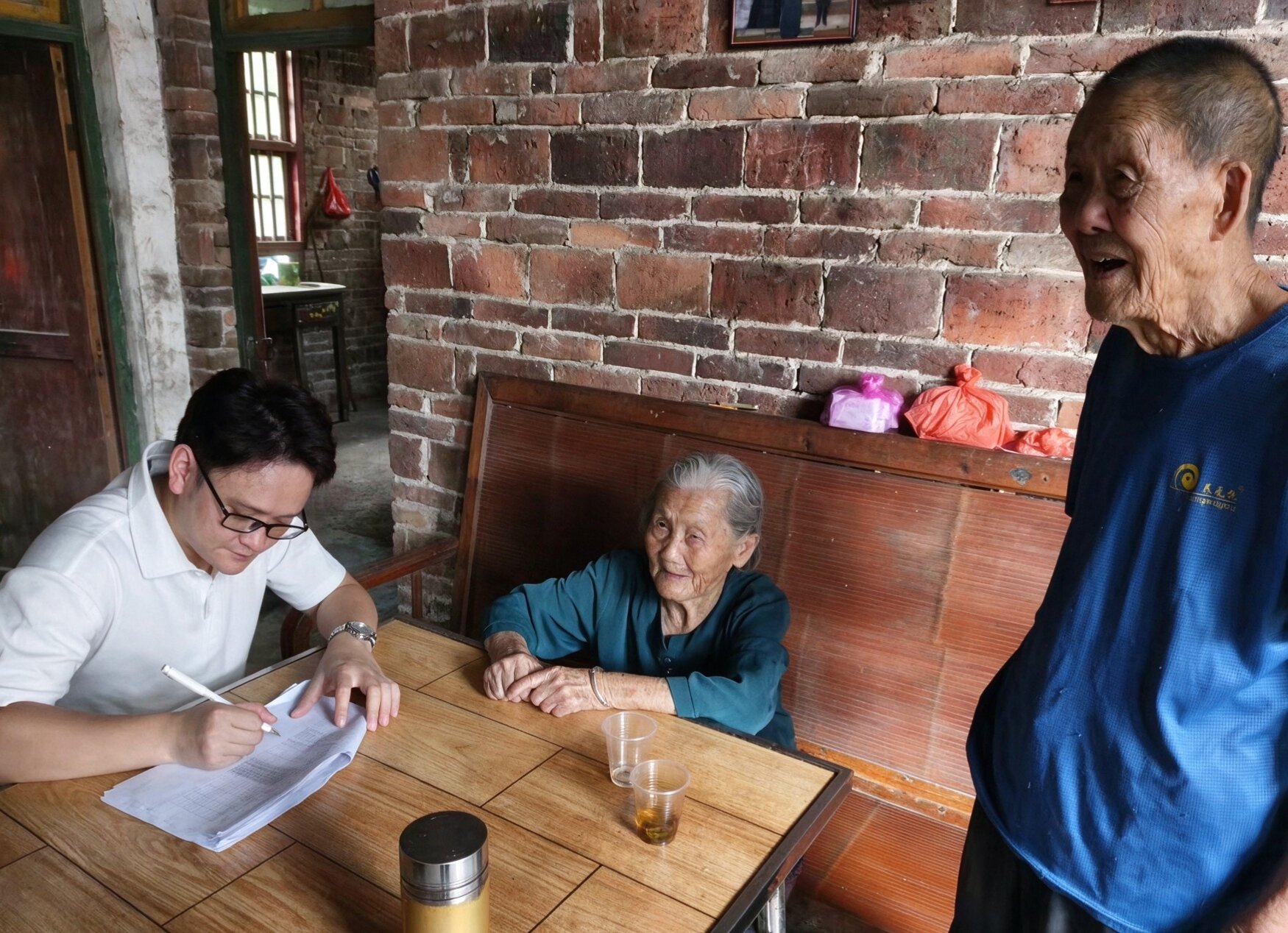 宁远县鲤溪镇：精准摸排送服务 持续深化养老工作