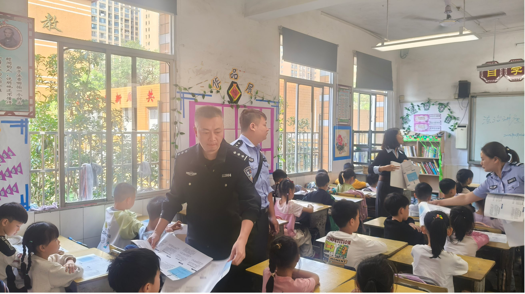 宁远县莲花小学开展法治教育专题讲座